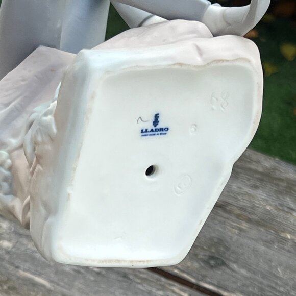 Lladro Matte Hebrew Student Jewish Boy with Book 4684 Bar Mitzvah Siddur Judacia - Picture 13 of 13